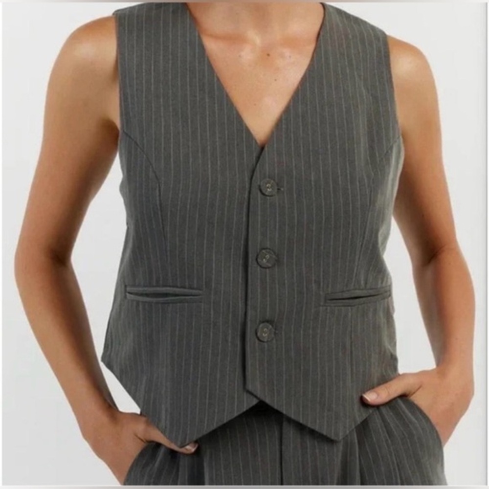 DISSH Gray Pinstripe Women's Tailored Vest Size 6